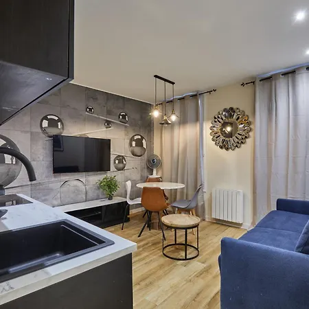 Rent A - Meslay Apartment