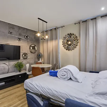 Apartment Rent A - Meslay *