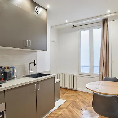 Rent A - Meslay Parigi