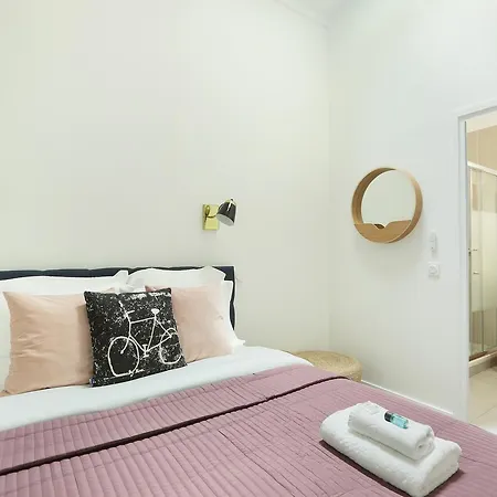 Rent A - Meslay Apartment