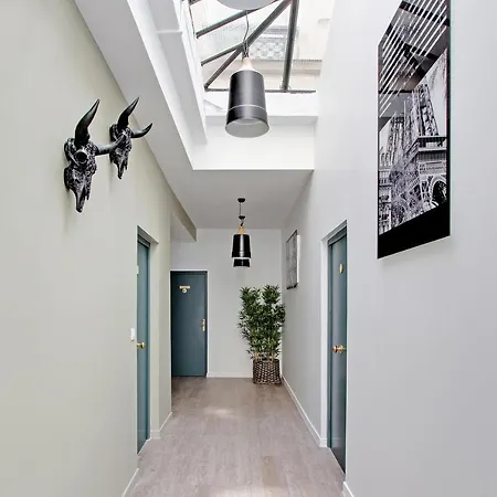 Apartment Rent A - Meslay Paris