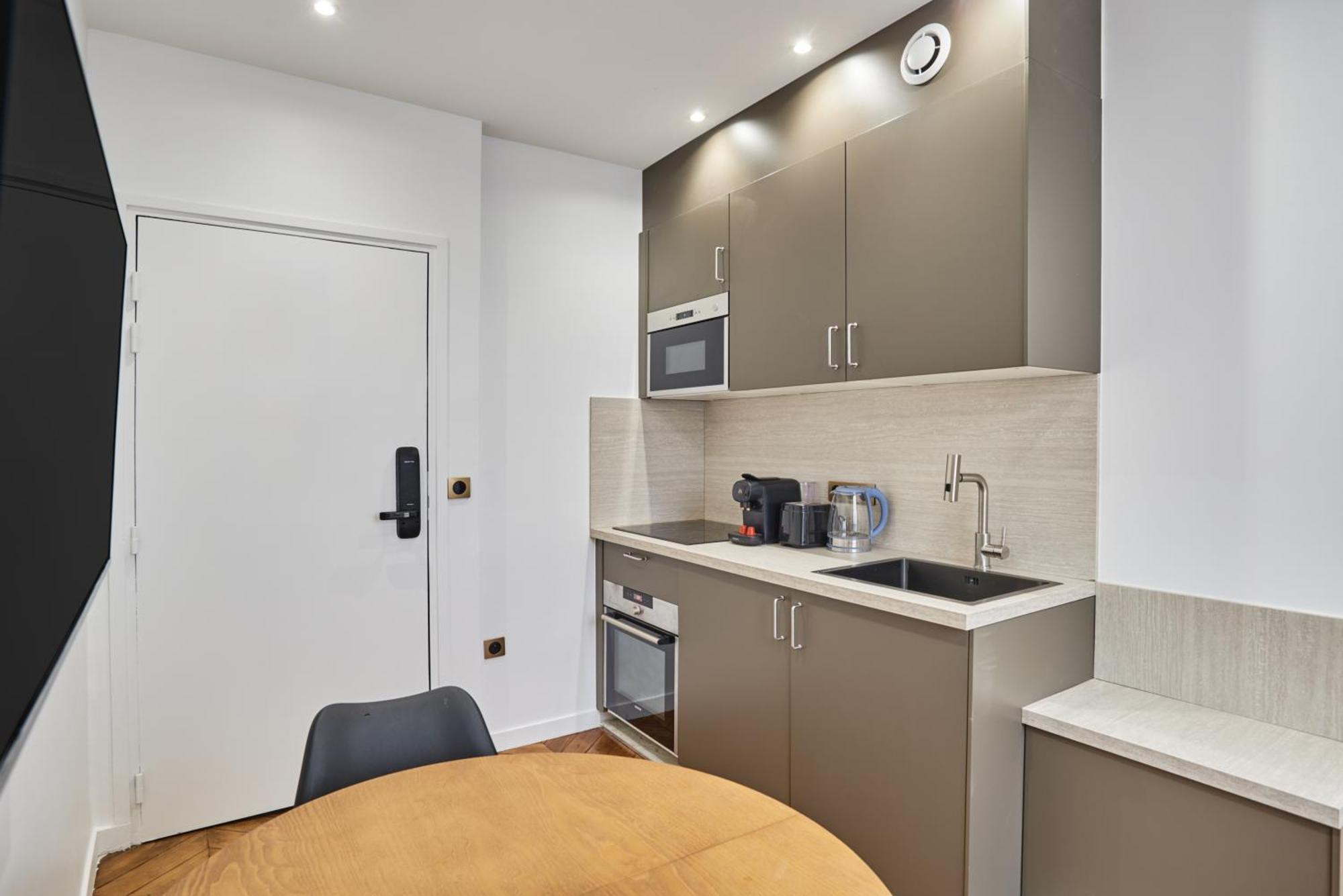 Rent A - Meslay Apartment